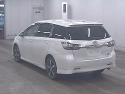 Toyota Wish 4